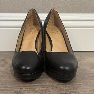 Naturalizer Women's Black Courts